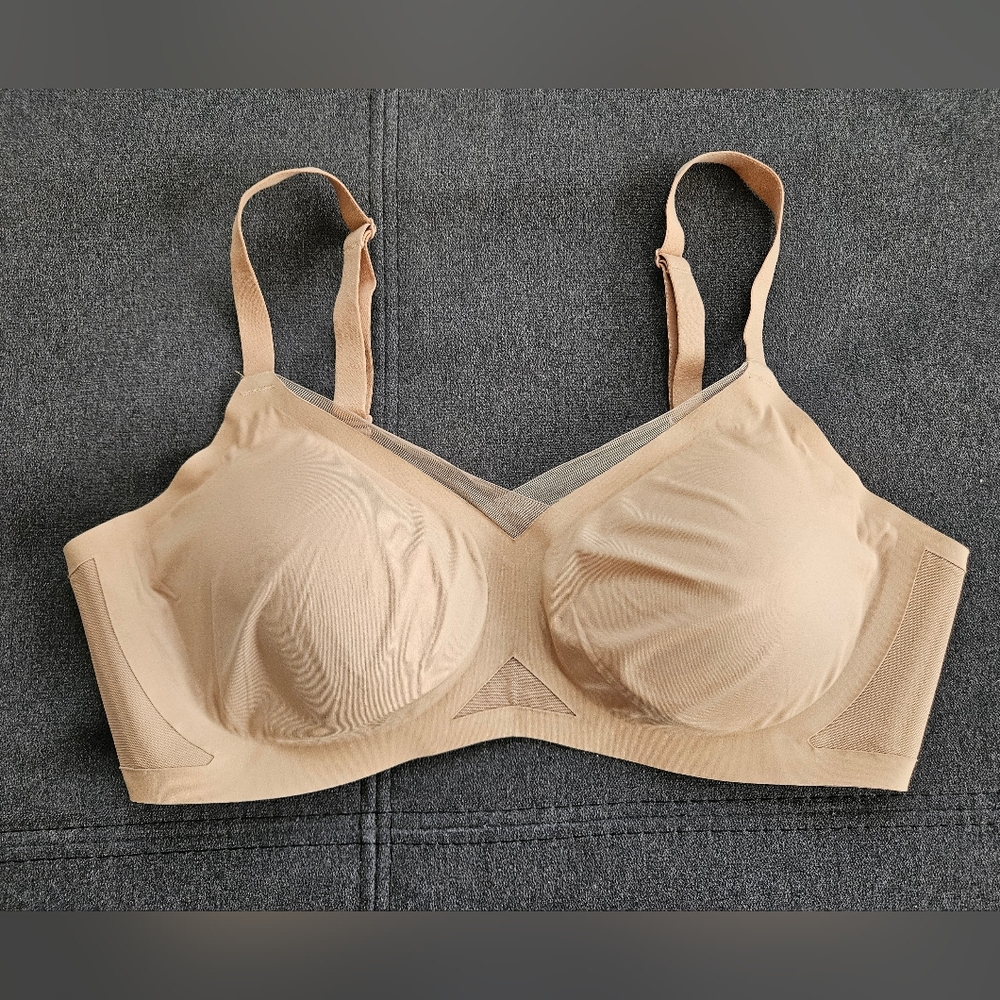 Honeylove Nude/Tan Bra Size 38B/C Excellent Condition Inserts Included
